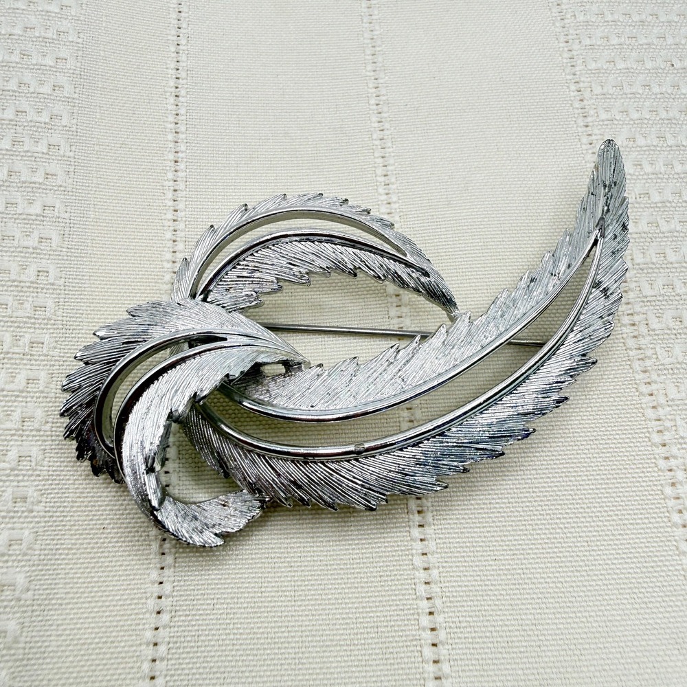 Vintage Big 60s Mid Century Sarah Coventry Feather Leaf Silver Tone Brooch